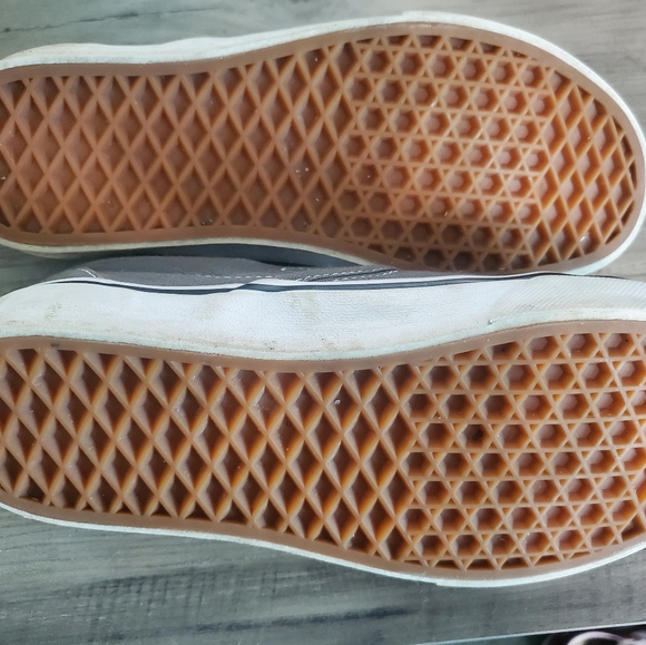 Vans - Picture 3 of 5